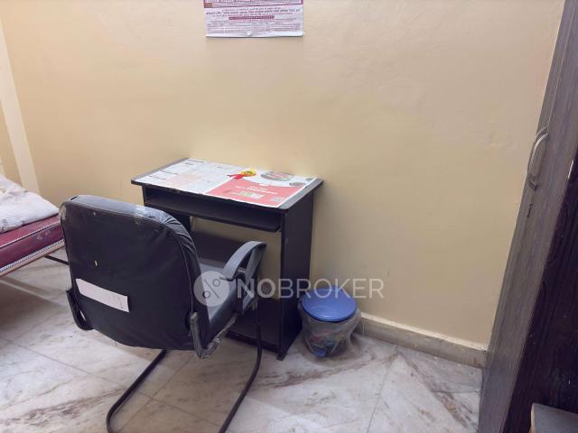 Flat for rent in West Delhi, Deri