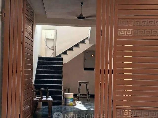 Flat for rent in Deri