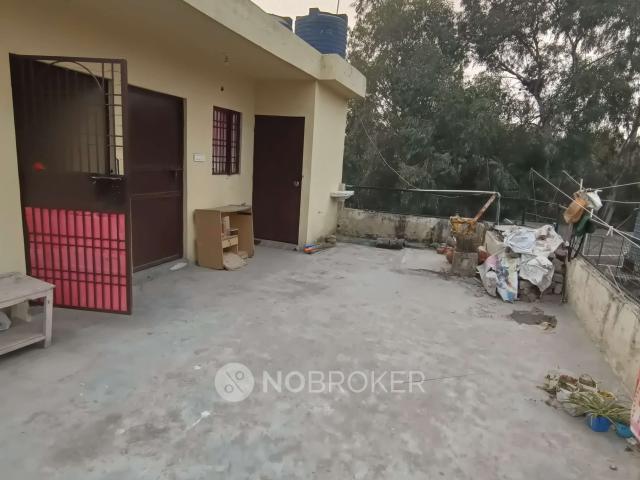 Flat for rent in West Delhi, Deri