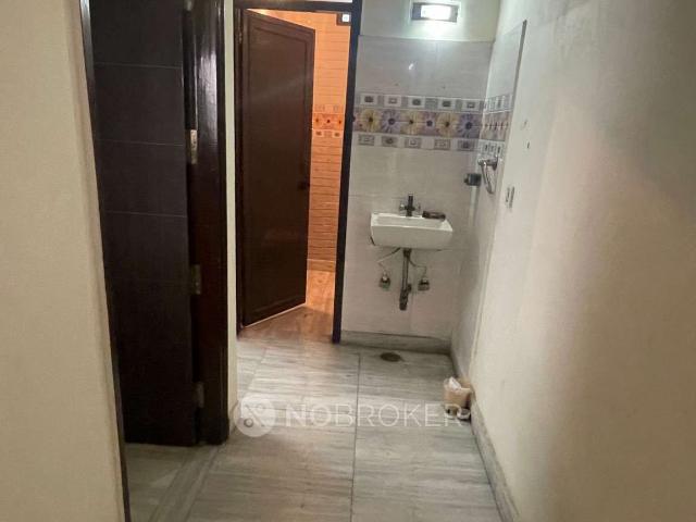 Flat for rent in North Delhi, Deri