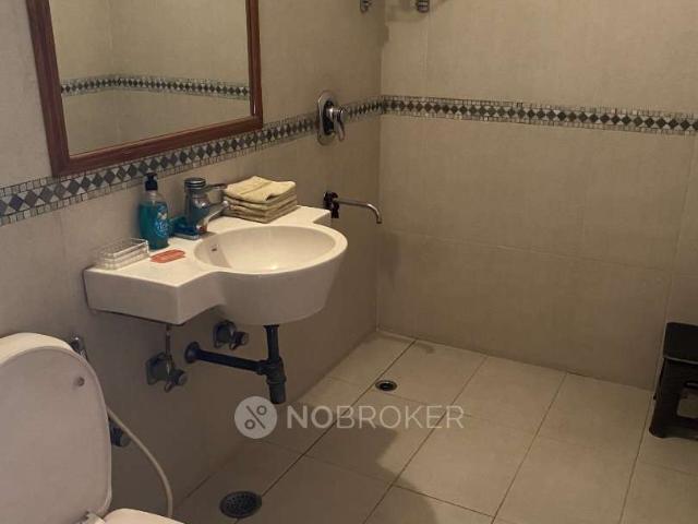 Property for rent in Deri