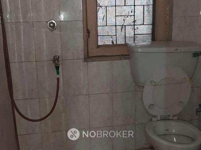 Property for rent in Deri