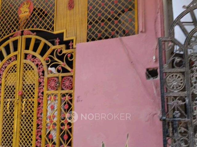 Property for rent in Dhaka Johar Colony, Delhi