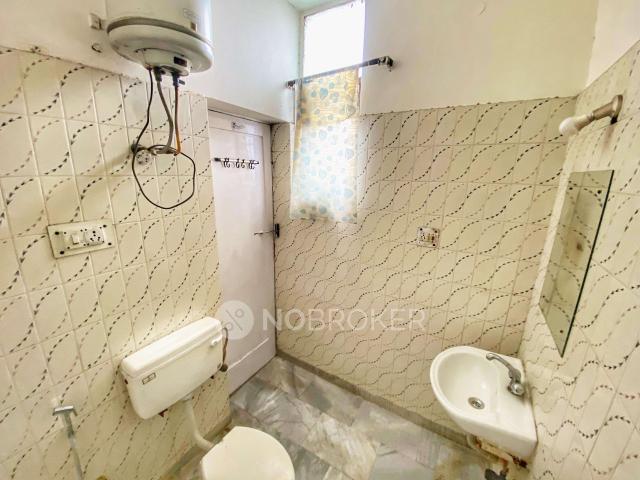 Property for rent in Deri