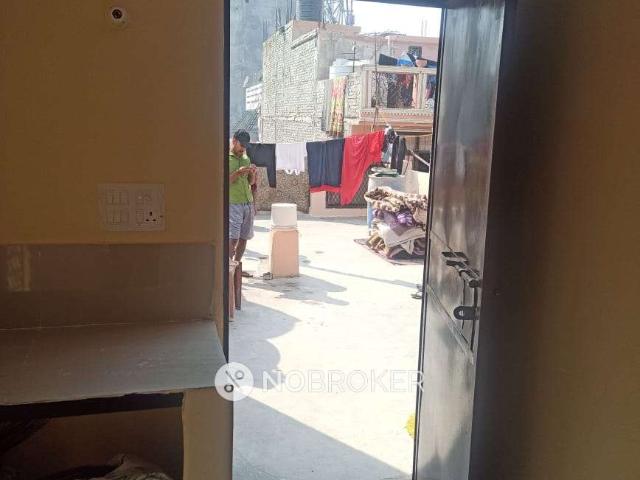 Property for rent in Deri