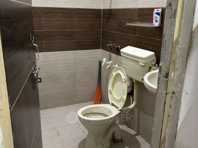 Property for rent in Hazipur, Noida