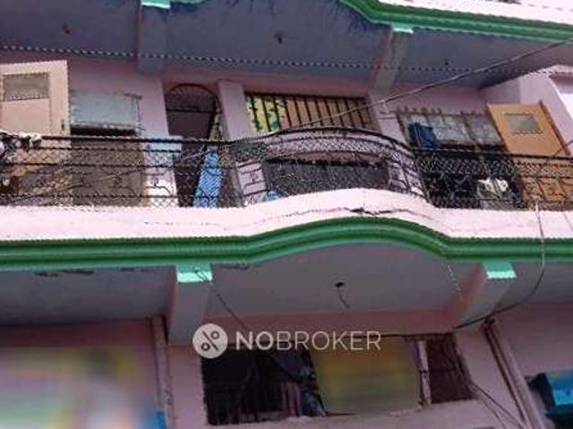 Property for rent in Jhatta, Noida