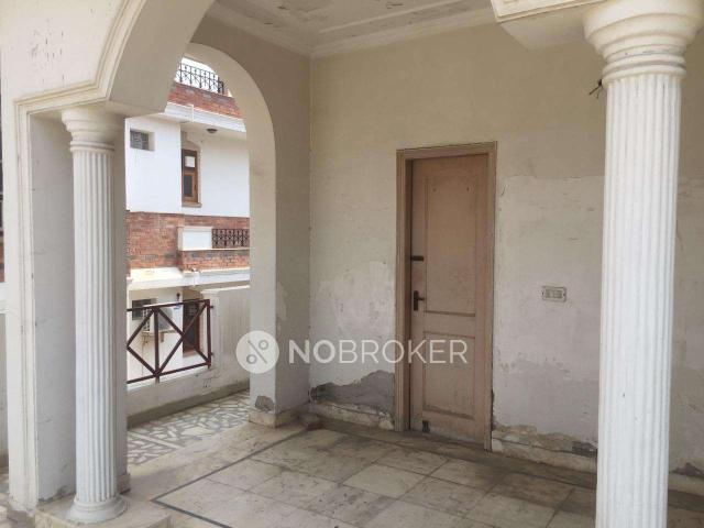 Property for rent in Hariana