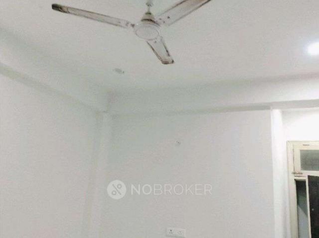 Property for rent in Chijarsi, Noida