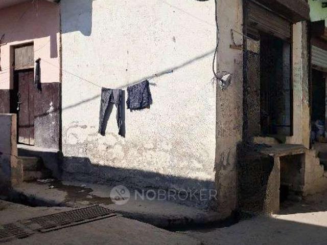 Property for rent in Allahbas, Noida