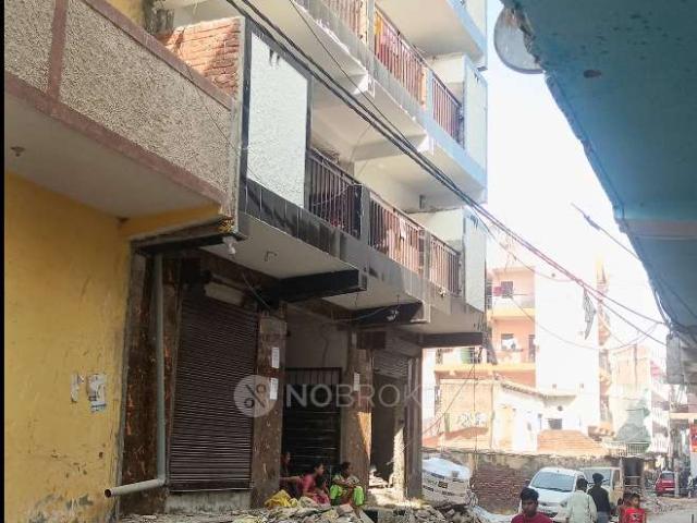 Property for rent in Sikandarpur, Noida