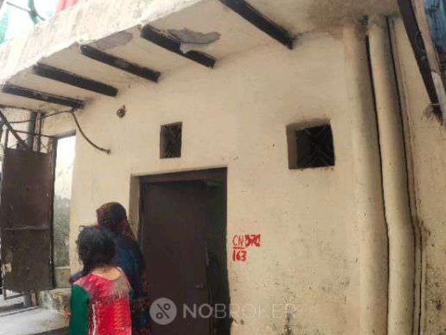House for sale in North Delhi, Deri