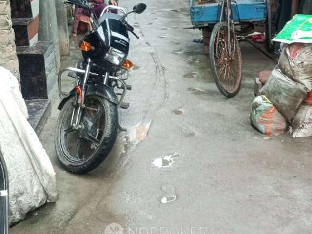 House for sale in North West Delhi, Deri
