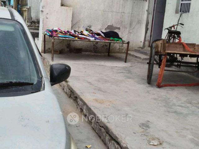 House for sale in South West Delhi, Deri