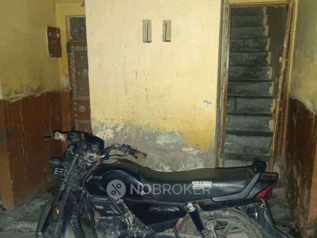 House for sale in North West Delhi, Deri