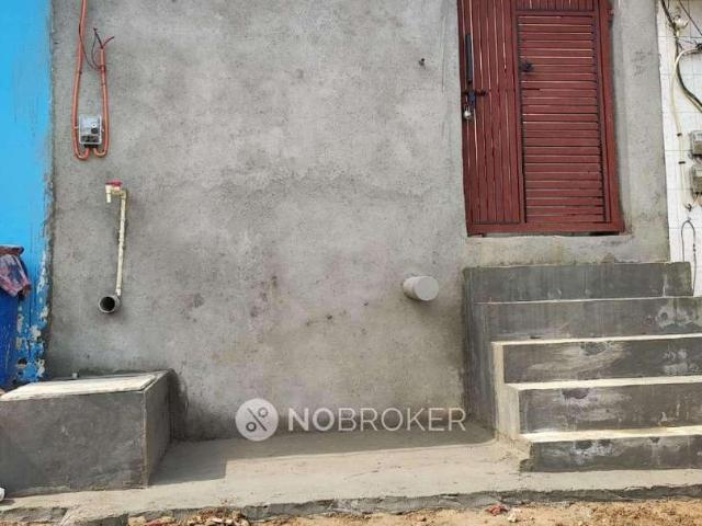House for sale in South West Delhi, Deri