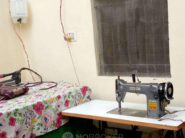 House for sale in North West Delhi, Deri