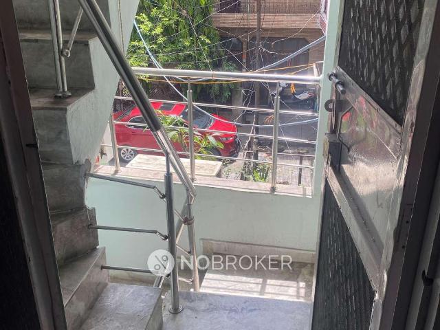 House for sale in North West Delhi, Deri