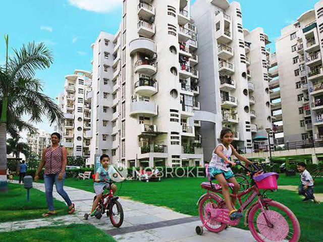 House for sale in Hariana