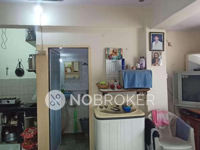 House for sale in Shreerang Society, Thane