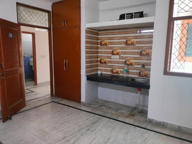 Flat for rent in South Delhi, Deri