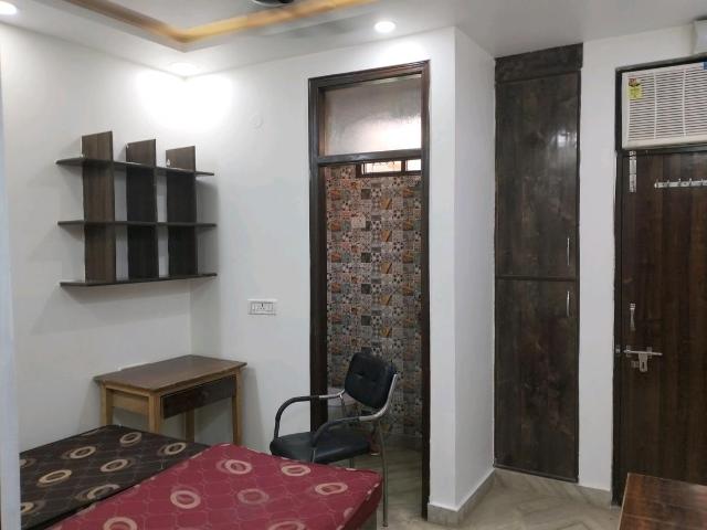 Flat for rent in West Delhi, Deri