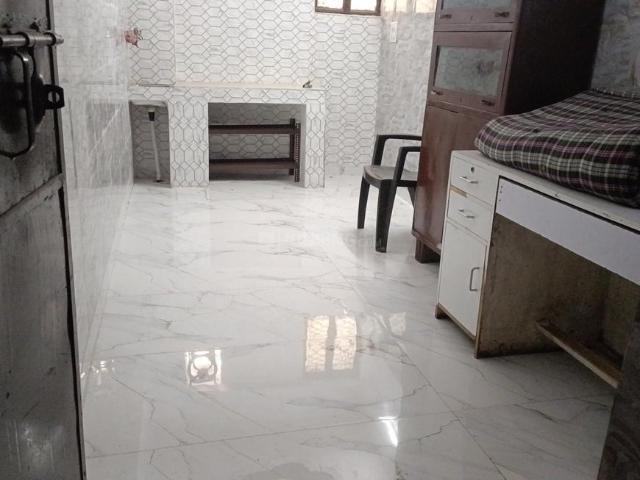 Flat for rent in Deri