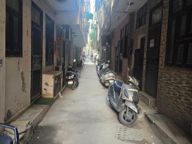 Flat for sale in West Delhi, Deri