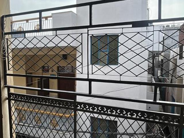 Flat for rent in South Delhi, Deri