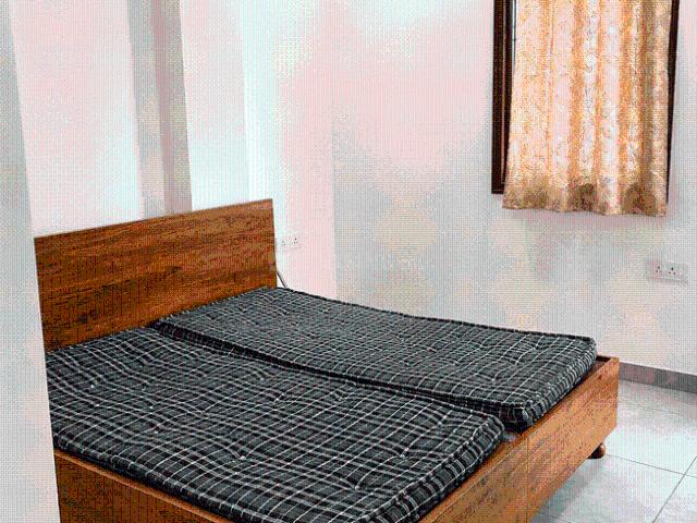 Flat for rent in South Delhi, Deri