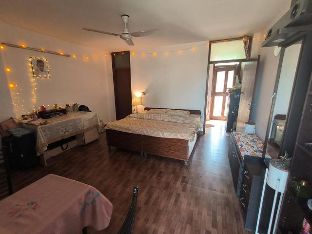 Flat for rent in Deri