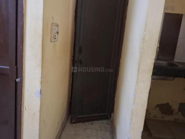 Flat for rent in East Delhi, Deri