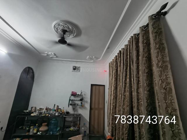 Flat for rent in East Delhi, Deri