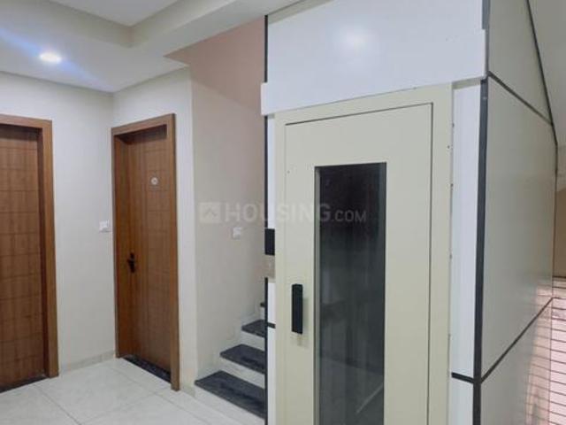 Flat for rent in Madya