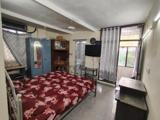Flat for rent in South Delhi, Deri