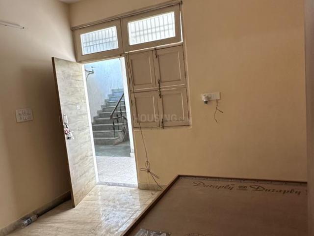 Flat for rent in East Delhi, Deri
