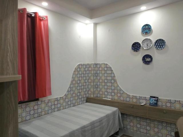 Flat for rent in East Delhi, Deri