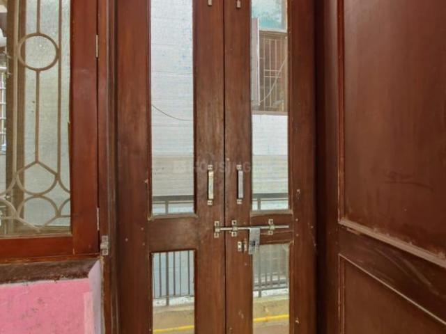Flat for rent in East Delhi, Deri