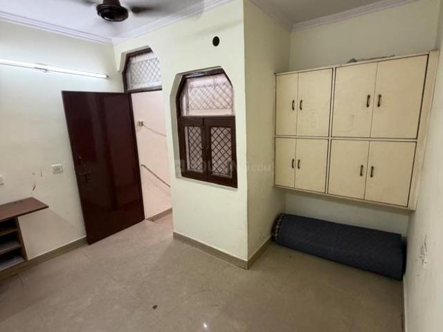 Flat for rent in East Delhi, Deri