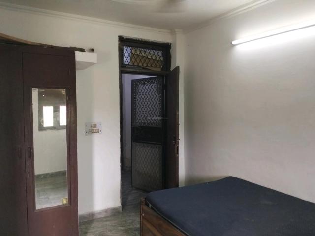 Flat for rent in East Delhi, Deri