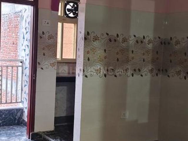 Flat for rent in East Delhi, Deri