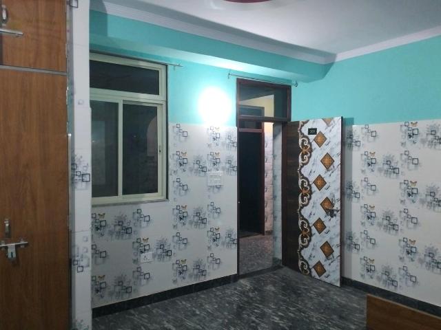 Flat for rent in East Delhi, Deri