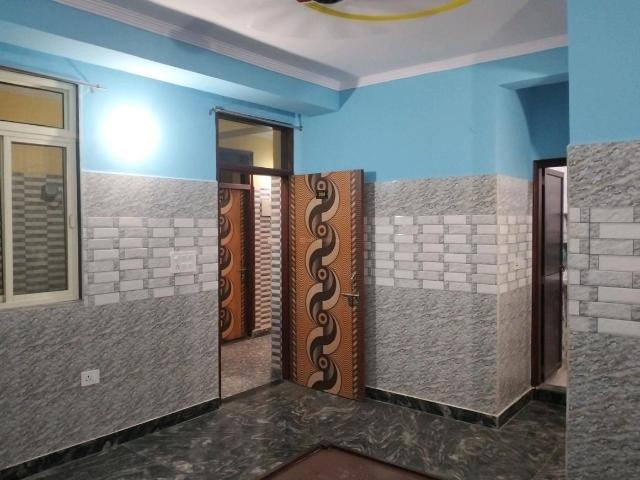 Flat for rent in East Delhi, Deri