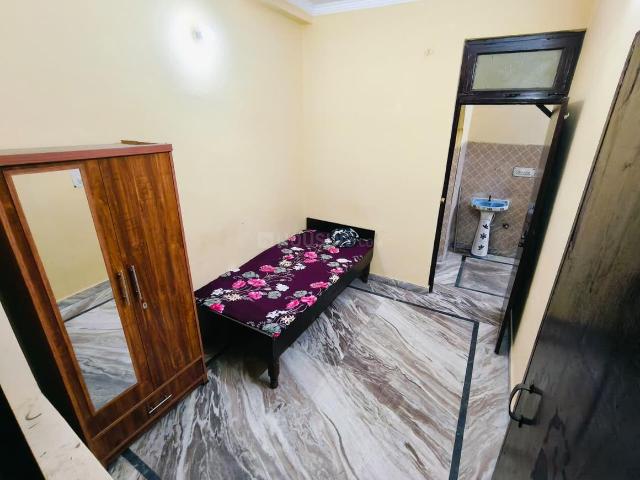Flat for rent in East Delhi, Deri