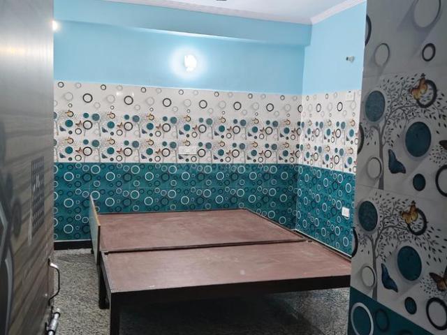 Flat for rent in East Delhi, Deri