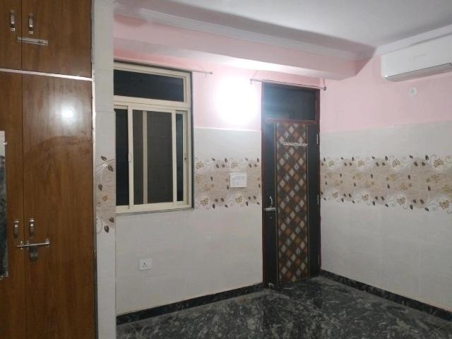 Flat for rent in East Delhi, Deri