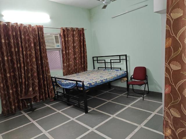 Flat for rent in West Delhi, Deri