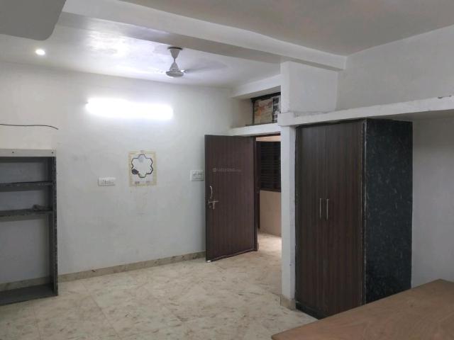 Flat for rent in North West Delhi, Deri