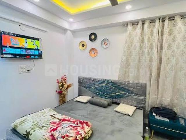 Flat for rent in Anand Parbat, Delhi