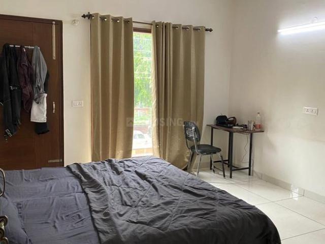 Flat for rent in Anand Parbat, Delhi